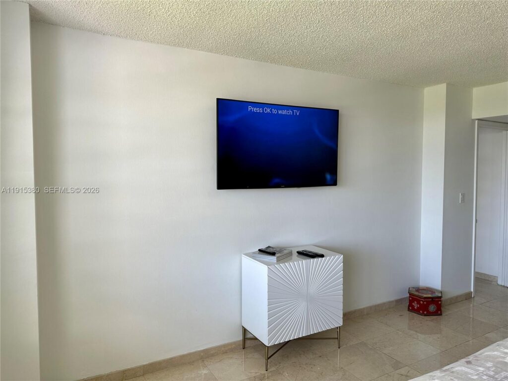 199 Ocean Lane Dr # 1004, Key Biscayne FL 33149