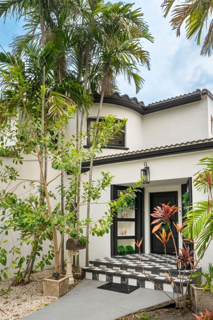 5149 Alton Rd, Miami Beach FL 33140