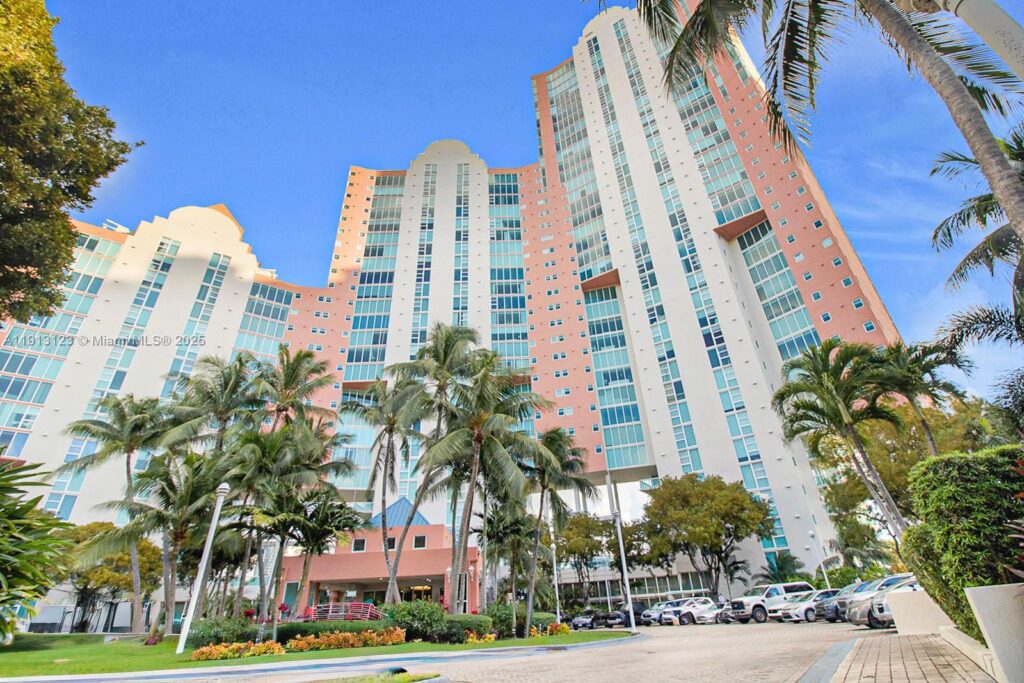 3370 Hidden Bay Dr # 804, Aventura FL 33180