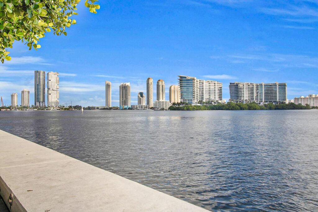 3370 Hidden Bay Dr # 804, Aventura FL 33180