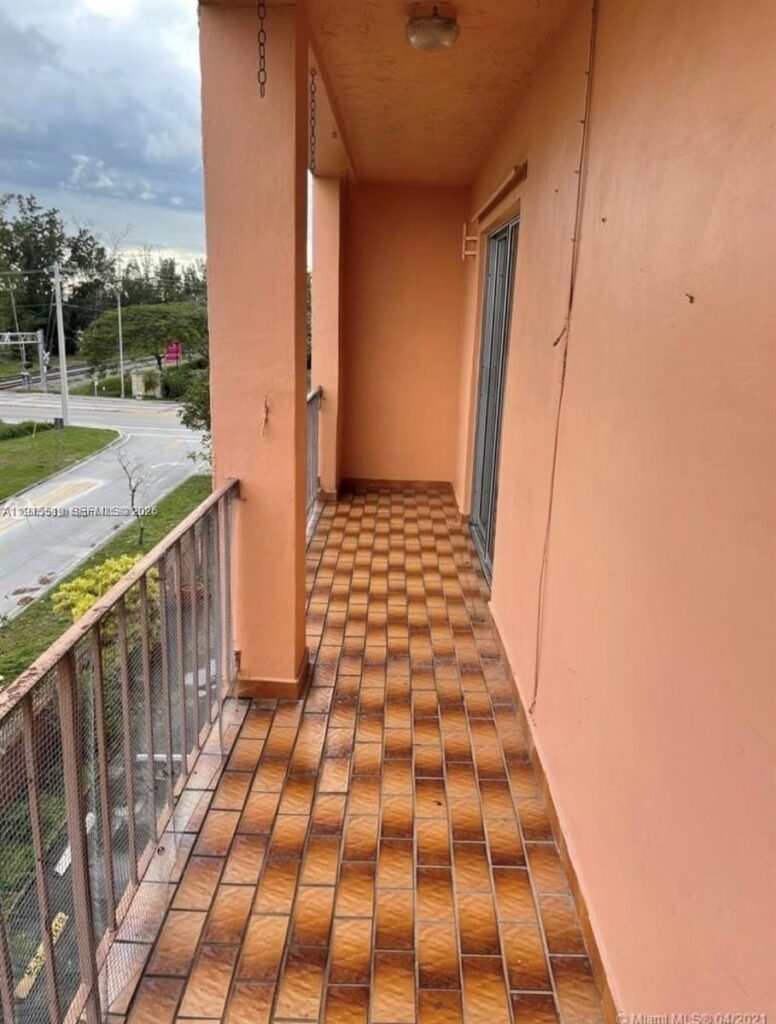 440 E 23rd St # 1305, Hialeah FL 33013