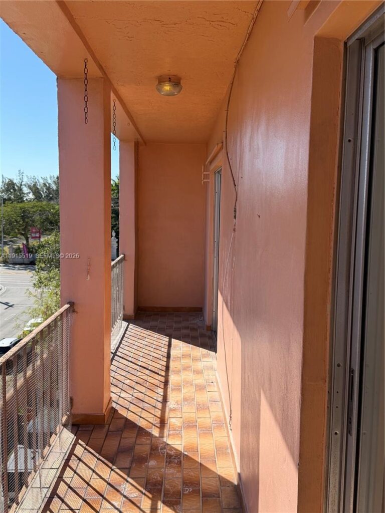 440 E 23rd St # 1305, Hialeah FL 33013