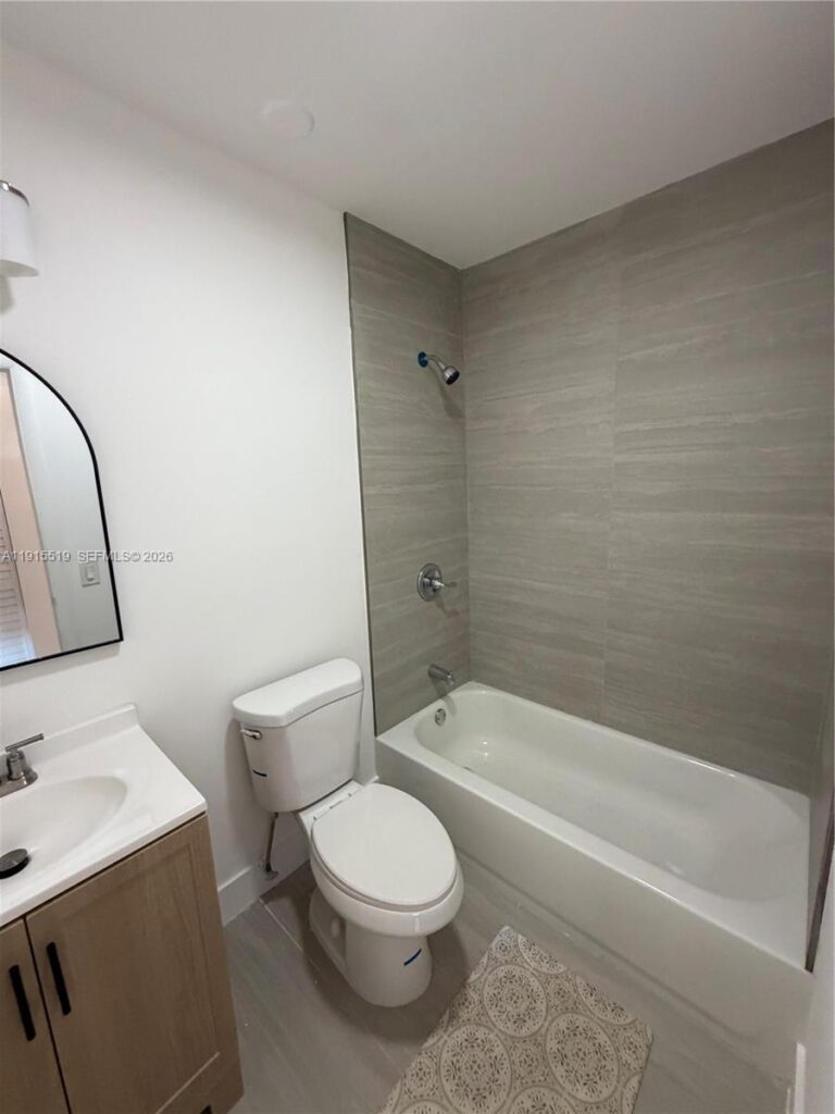 440 E 23rd St # 1305, Hialeah FL 33013