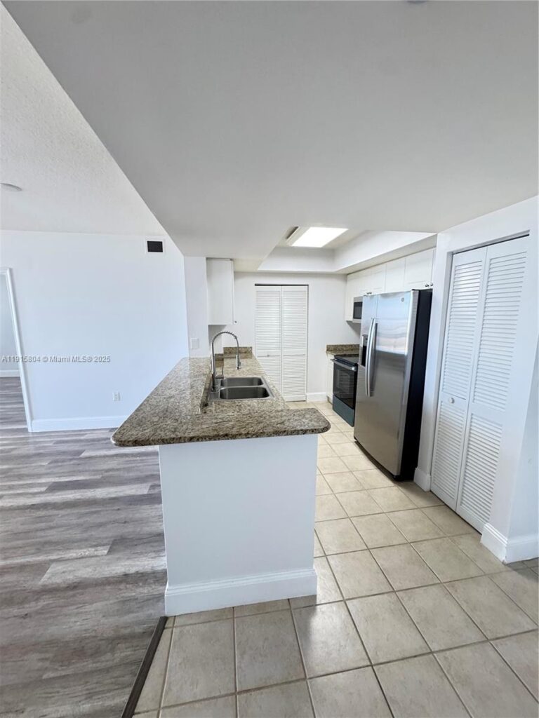 19501 W Country Club Dr # 2310, Aventura FL 33180