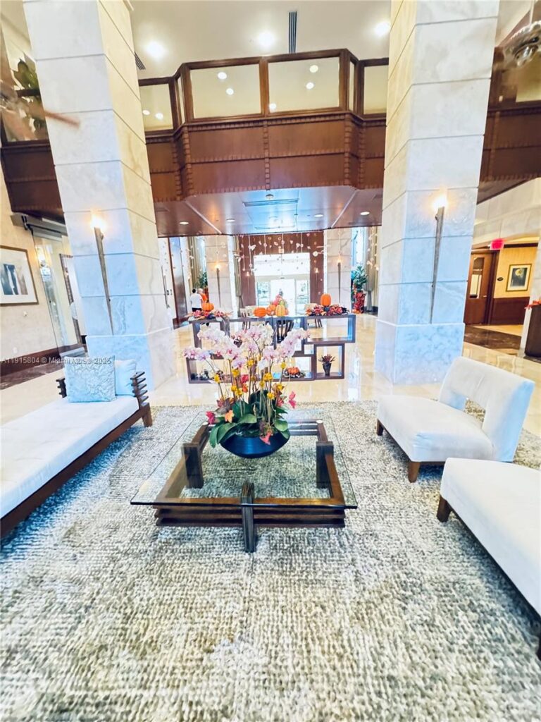 19501 W Country Club Dr # 2310, Aventura FL 33180