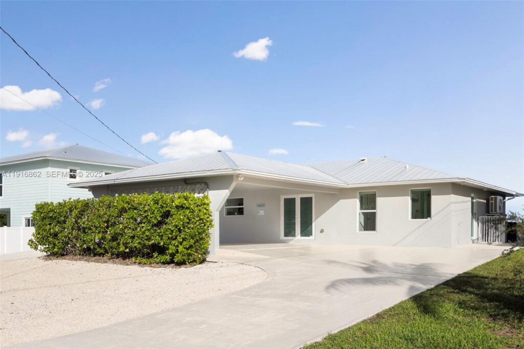 1733 Sunrise Dr, Big Pine FL 33043