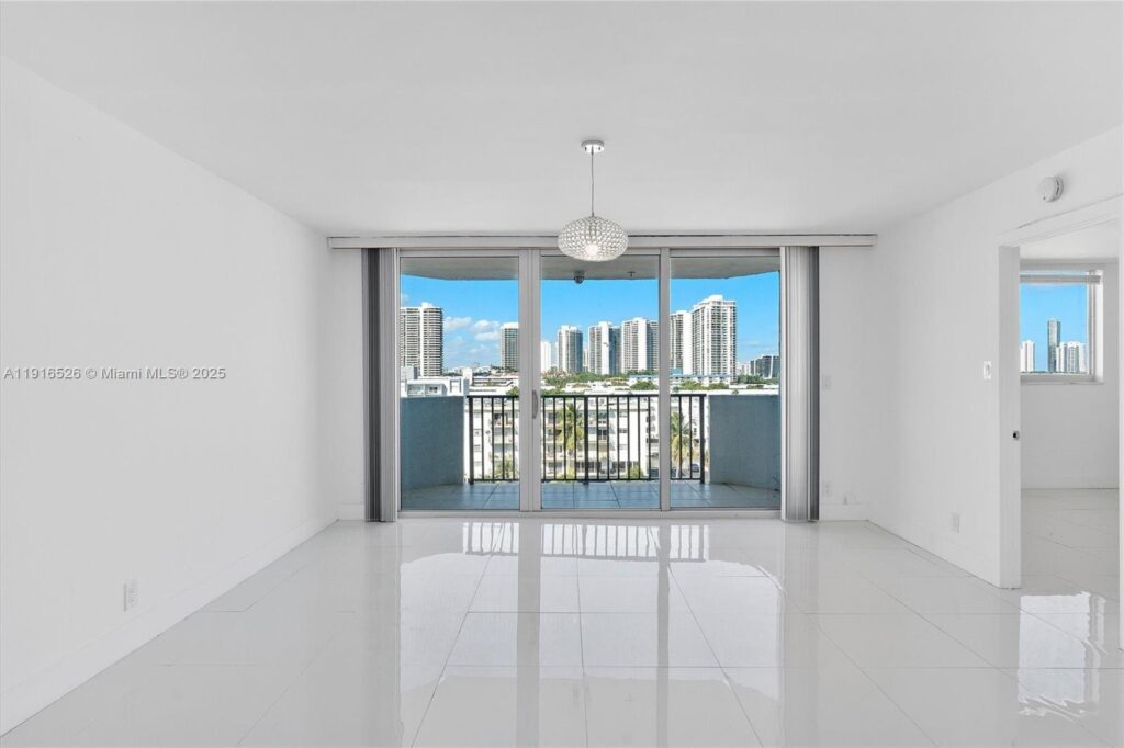 3703 NE 166th St # 808, North Miami Beach FL 33160