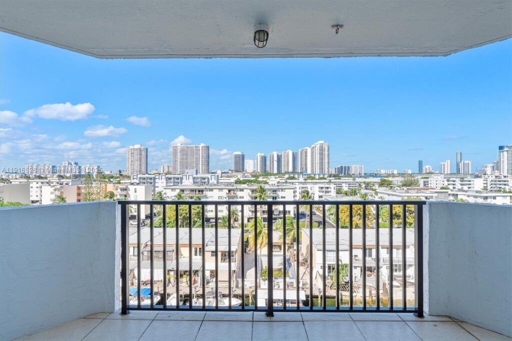 3703 NE 166th St # 808, North Miami Beach FL 33160
