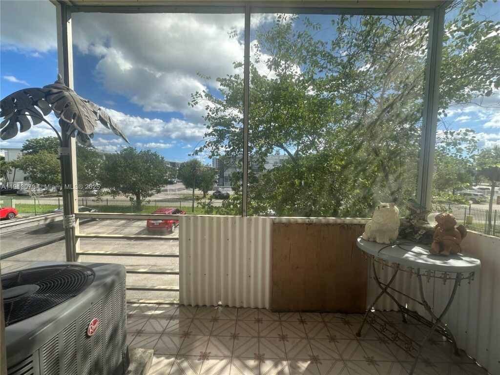 16790 NE 14th Ave # 202, Miami FL 33162