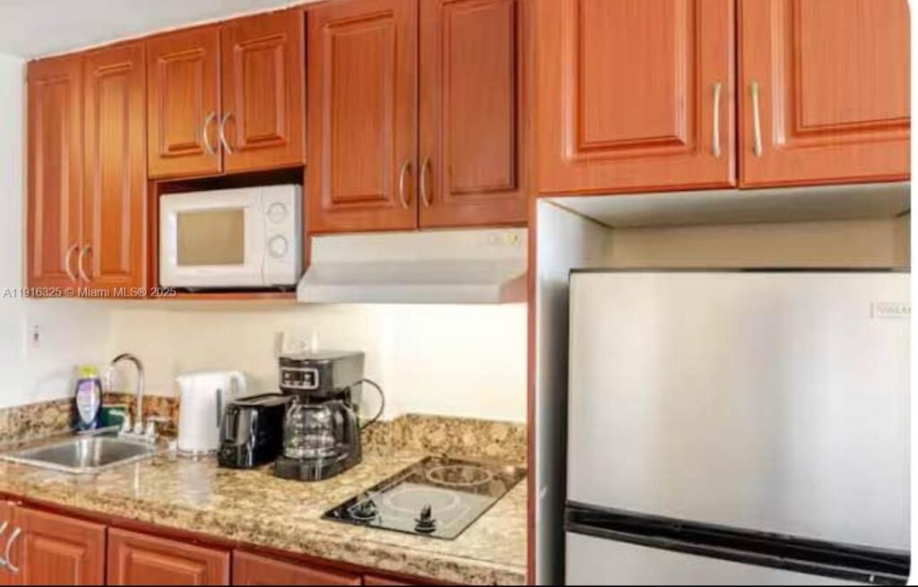 19201 Collins Ave # 733, Sunny Isles Beach FL 33160