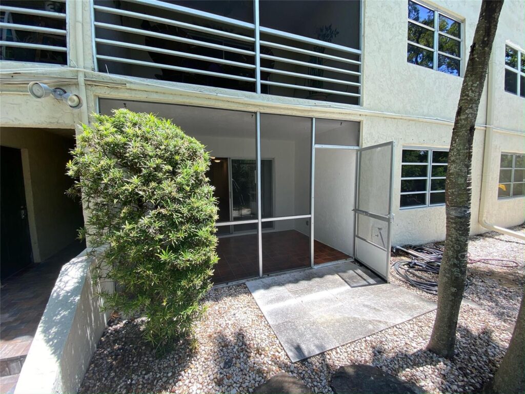 1400 NE 57th Street # 104, Fort Lauderdale FL 33334