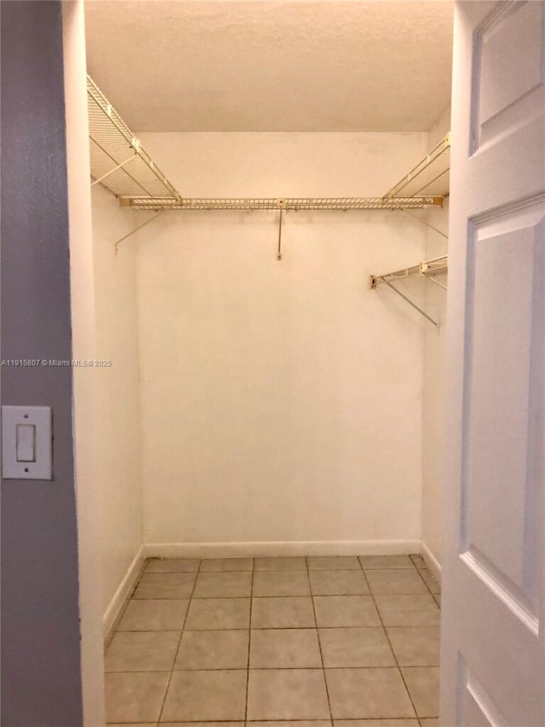 9753 W Mcnab Rd # 112, Tamarac FL 33321