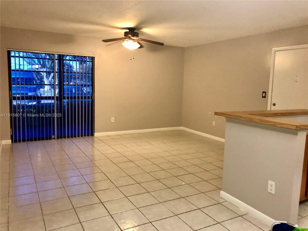 9753 W Mcnab Rd # 112, Tamarac FL 33321