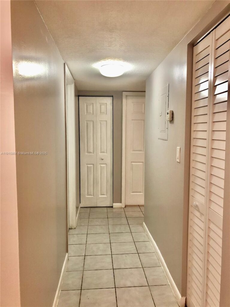 9753 W Mcnab Rd # 112, Tamarac FL 33321