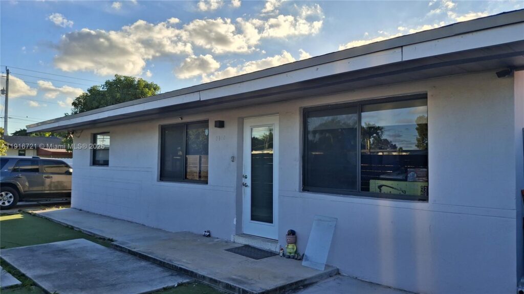 3510 NW 33rd Ave, Miami FL 33142