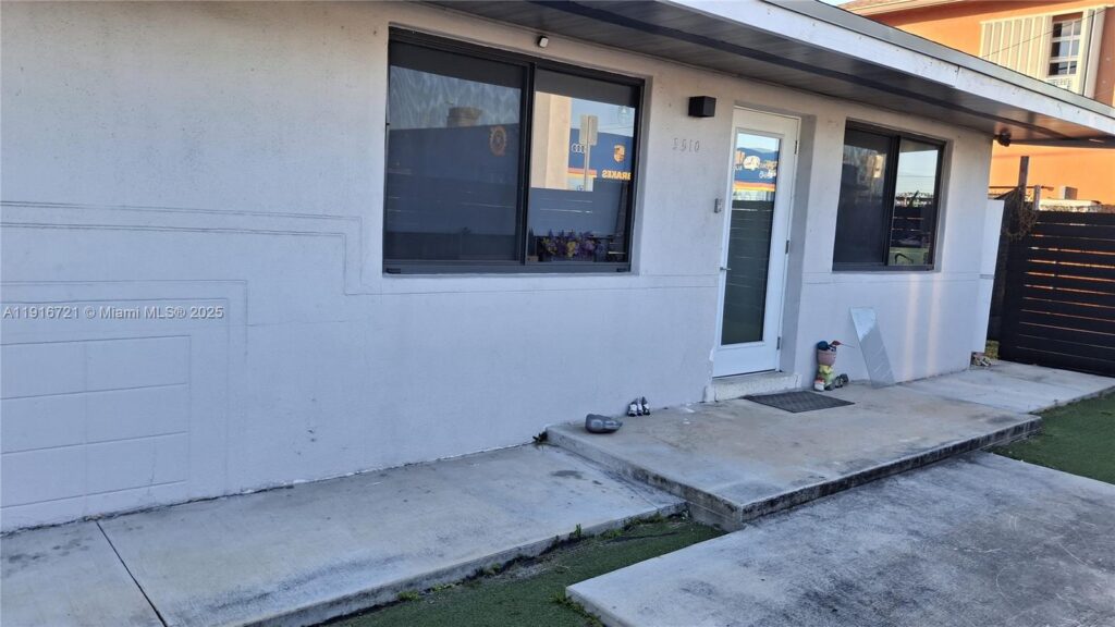 3510 NW 33rd Ave, Miami FL 33142