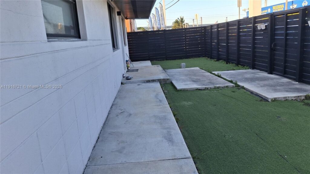3510 NW 33rd Ave, Miami FL 33142