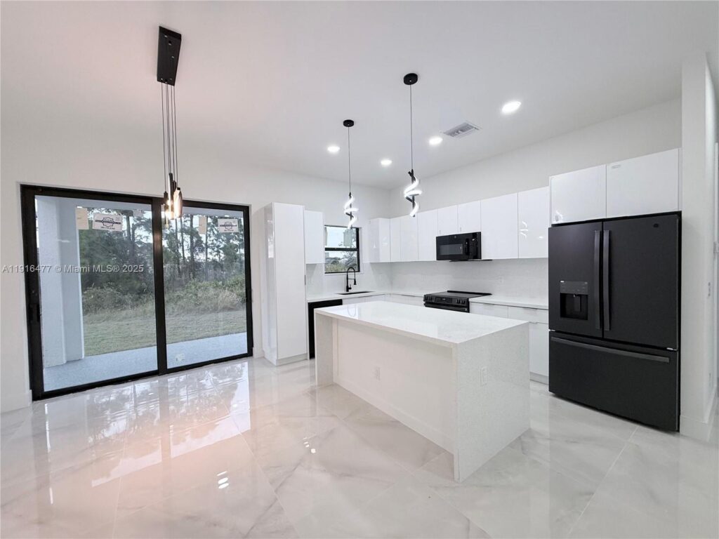 2614 45 Street W, Lehigh Acres FL 33971