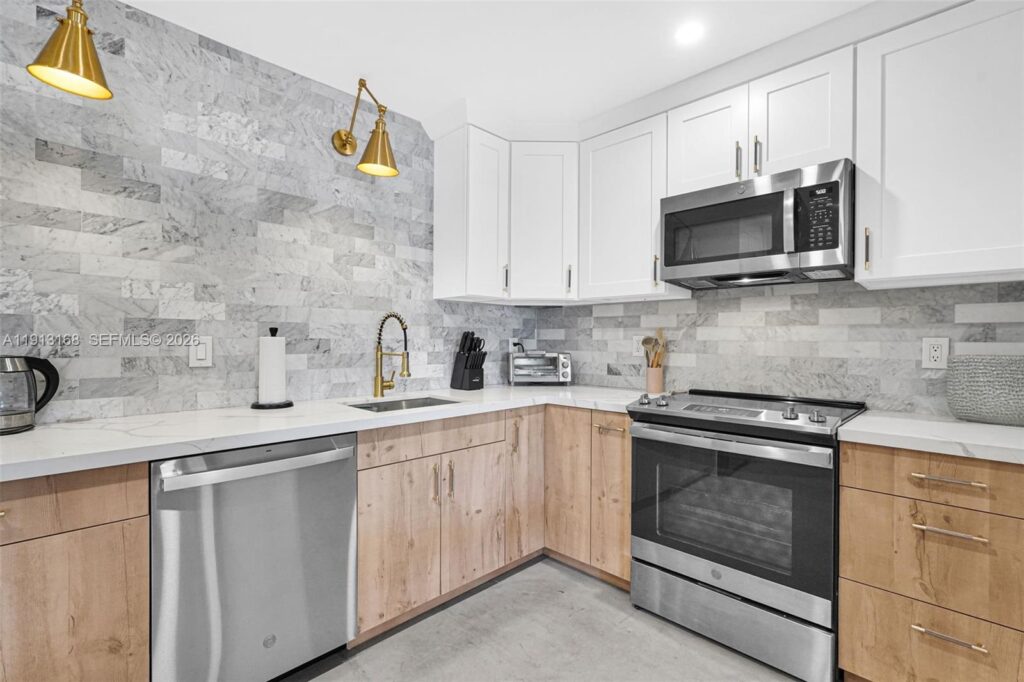 1012 NE 2nd Street, Hallandale Beach FL 33009
