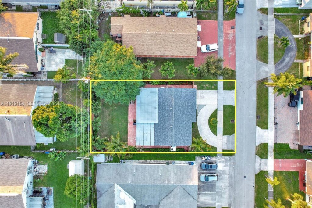 1012 NE 2nd Street, Hallandale Beach FL 33009