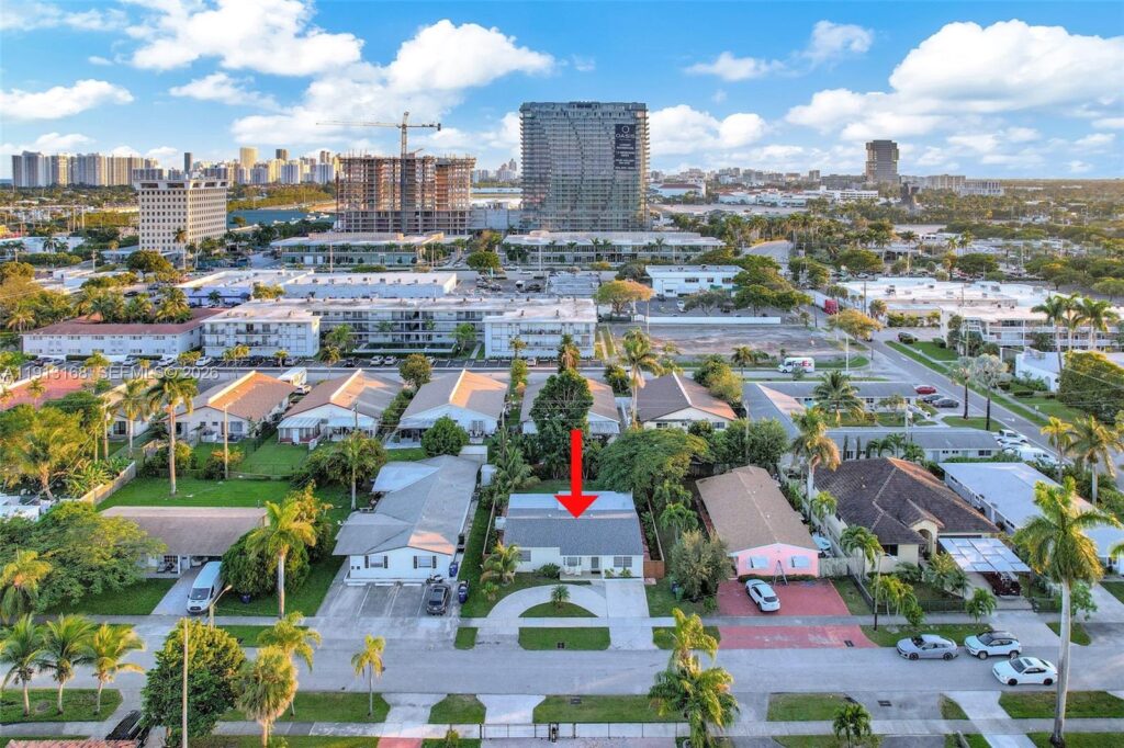 1012 NE 2nd Street, Hallandale Beach FL 33009