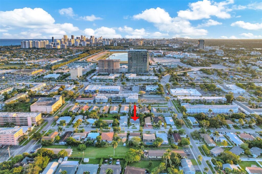 1012 NE 2nd Street, Hallandale Beach FL 33009