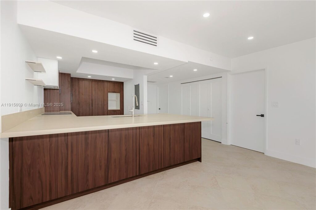 8855 Collins Ave # 6E, Surfside FL 33154